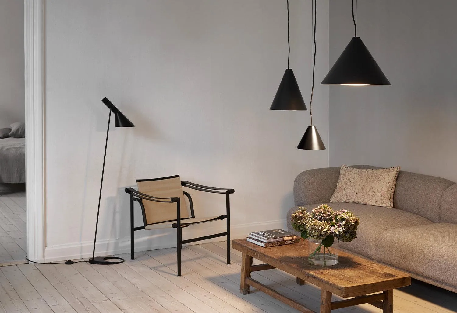 AJ Floor Light