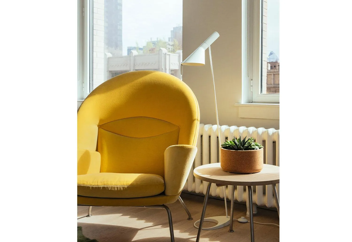 AJ Floor Light