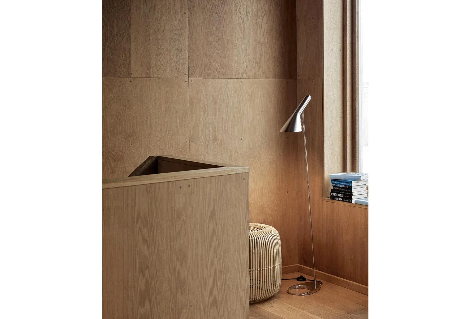 AJ Floor Light
